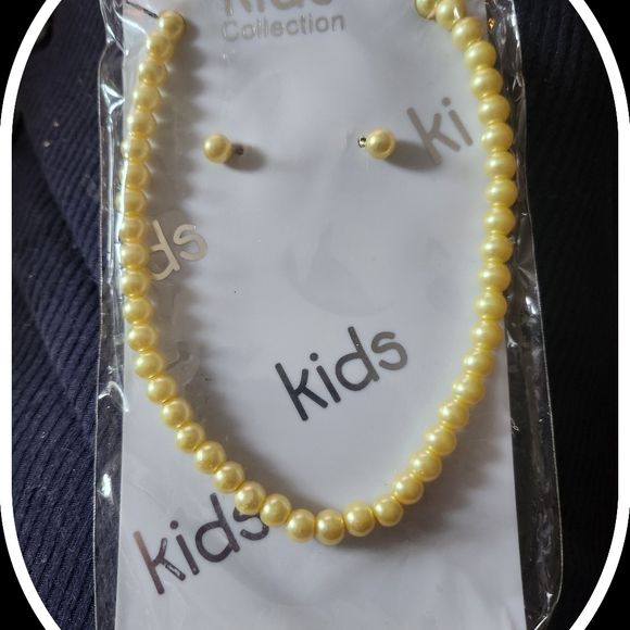 Kids~Faux Pearl Necklace/Bracelet/Earrings~Set Of 3~NEW~🎁🎄Christmas Present🎄 - Picture 3 of 3